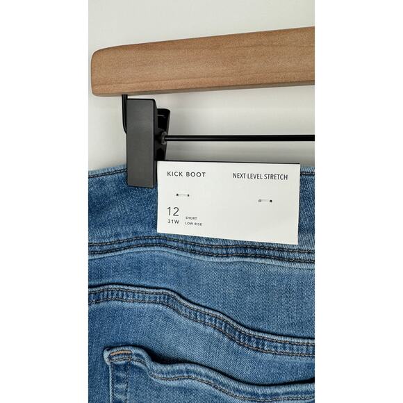 American Eagle Next Level Stretch Low Rise Kick Bootcut Jean Womens 12 Short - Picture 8 of 10